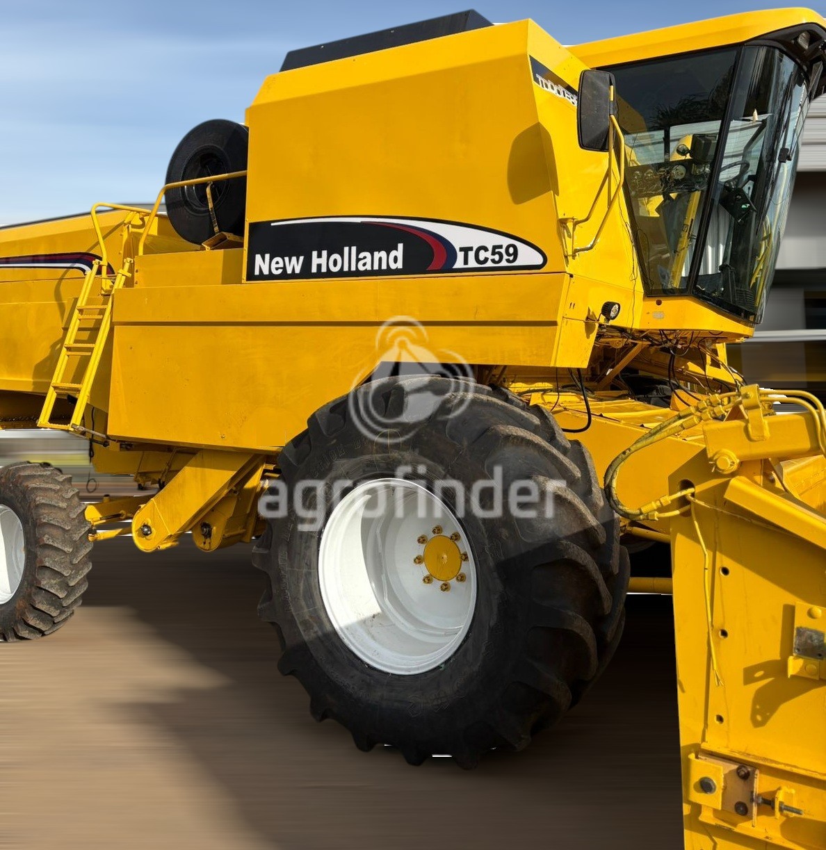Colheitadeira New Holland TC59 ano 2004