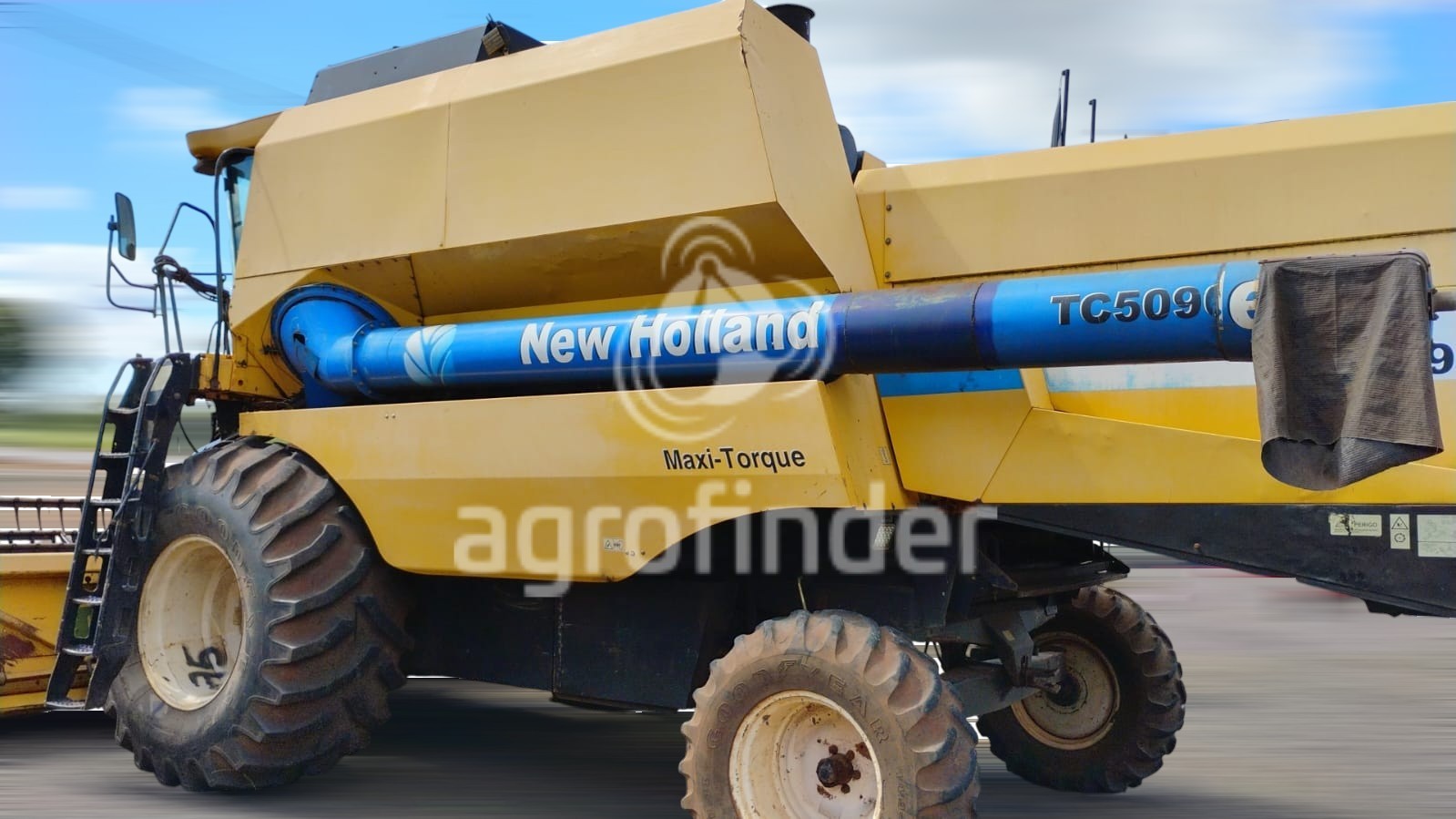 Colheitadeira New Holland TC5090 ano 2008