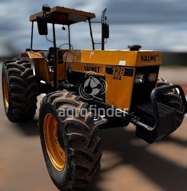 Trator Valmet 128 ano 1983