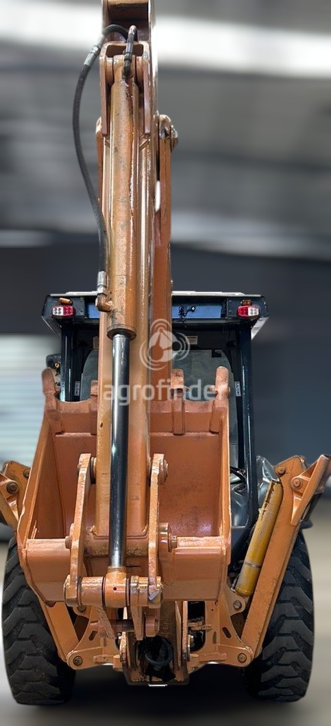 Retroescavadeira Case 580M Ano 2011