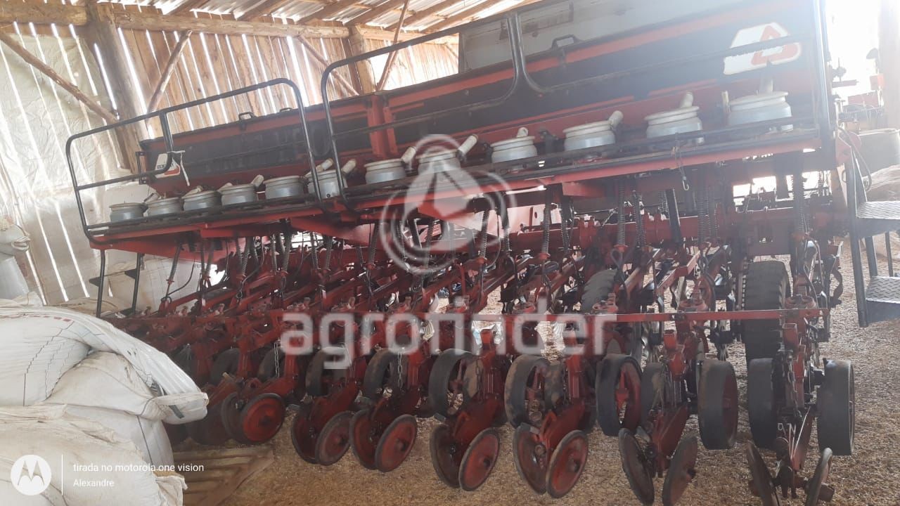 Plantadeira de Verão Semeato PSMC 122 H ano 2004