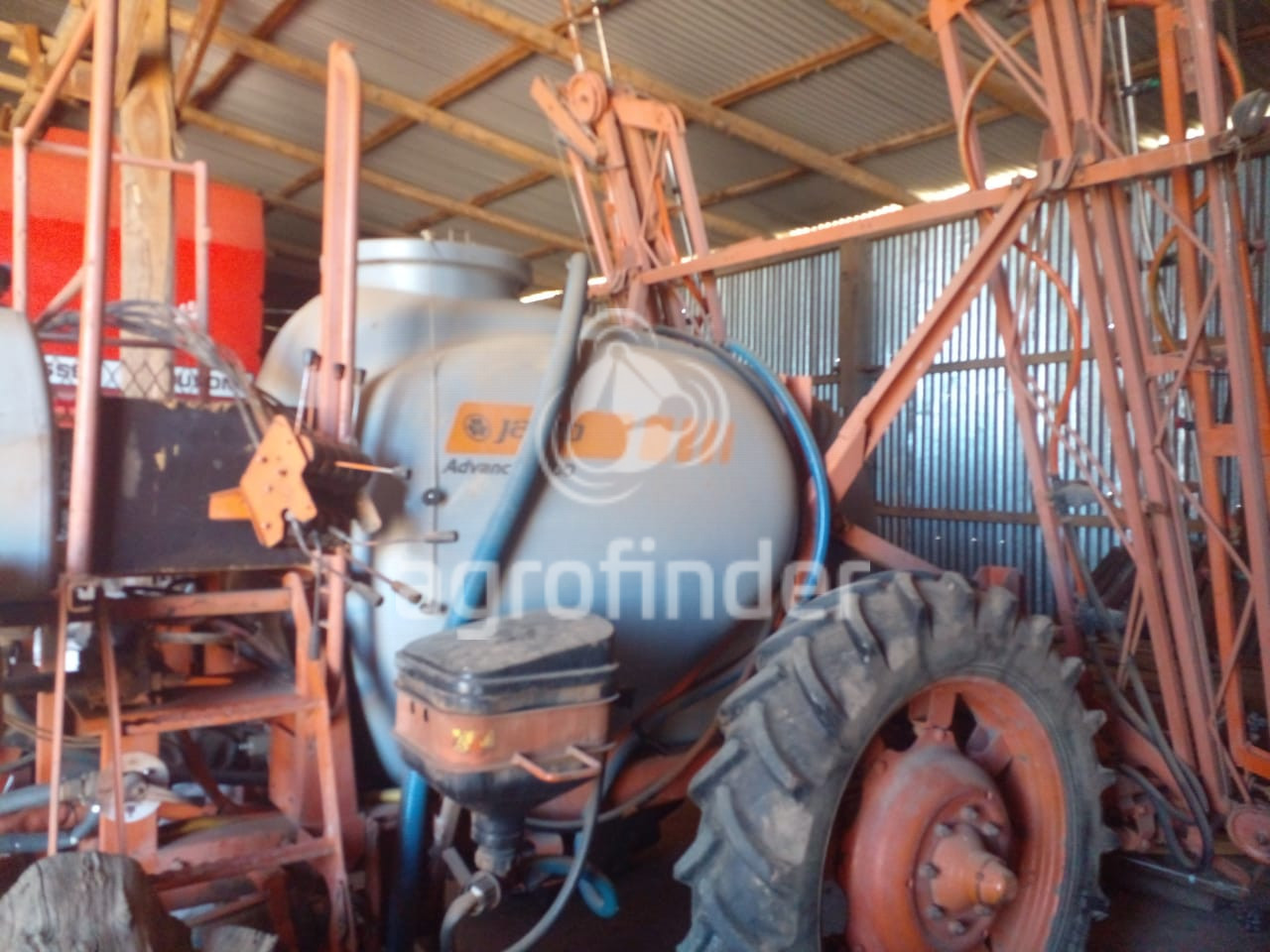 Pulverizador de arrasto Jacto  Advance 2000 ano 2018