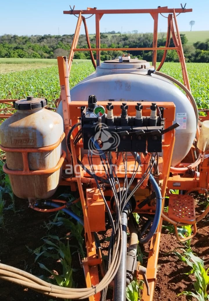 Pulverizador de Arrasto  Jacto Columbia AD18 Ano 2014