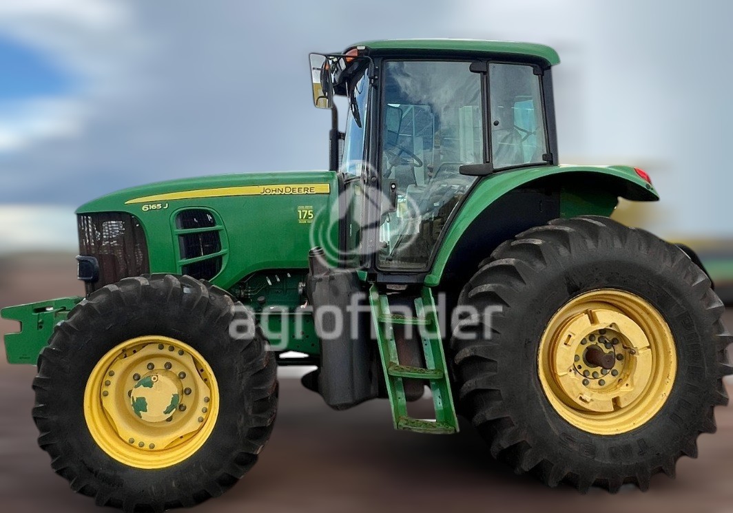 Trator John Deere 6165J ano 2012