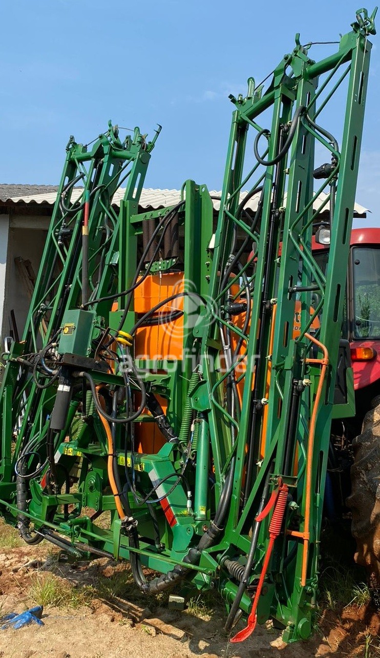 Pulverizador Hidráulico  Stara Corisco700 ano 2008