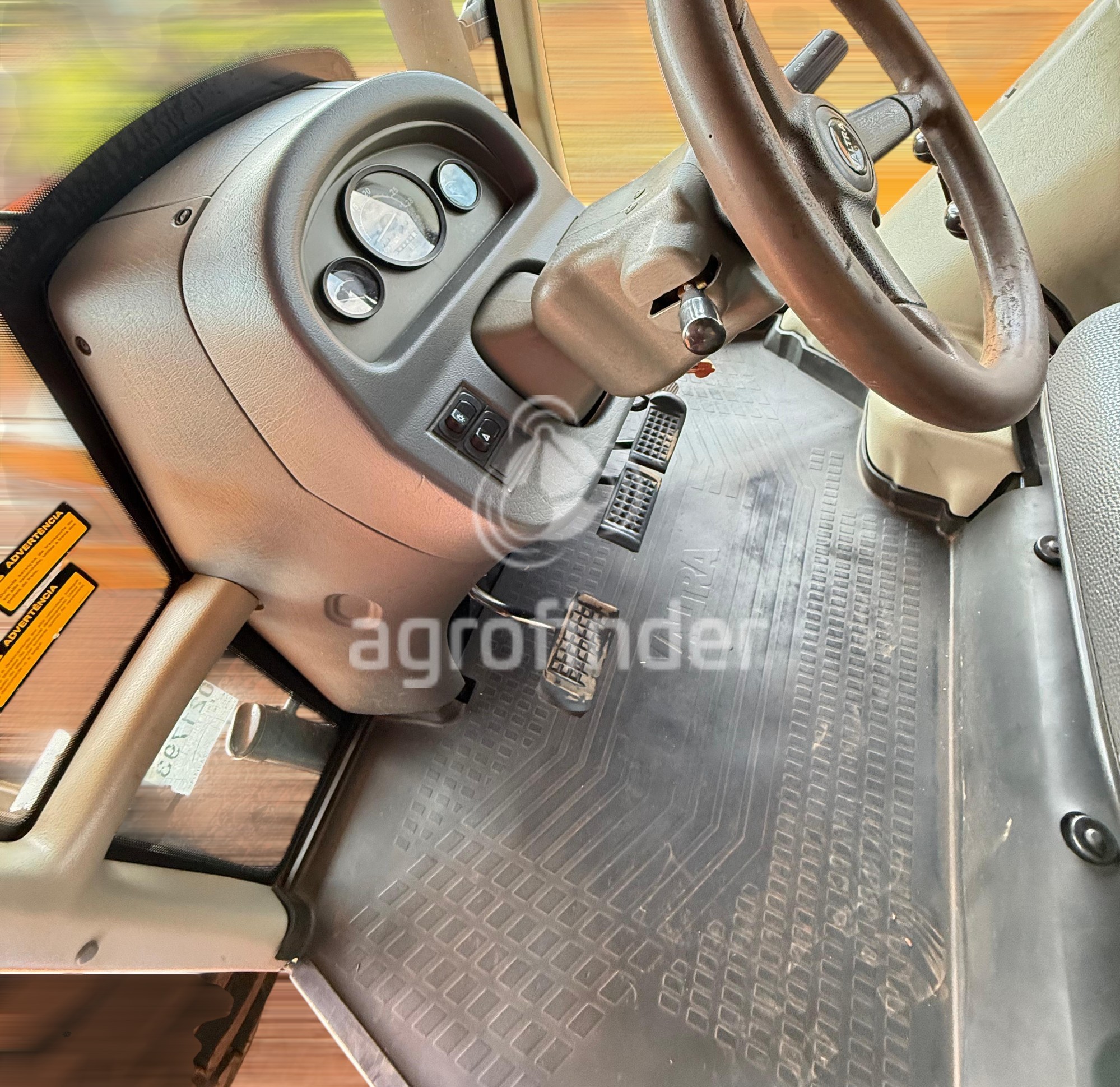 Trator Valtra A750 ano 2015