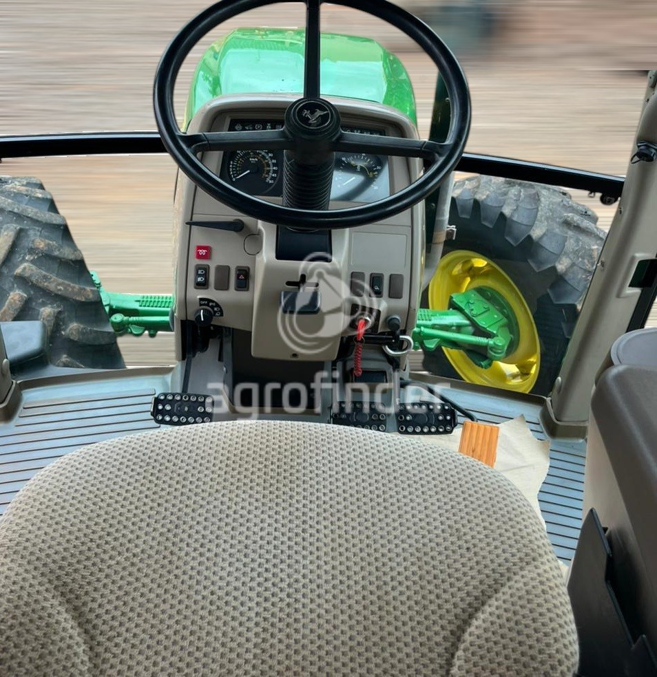 Trator John Deere 6115J Ano 2021
