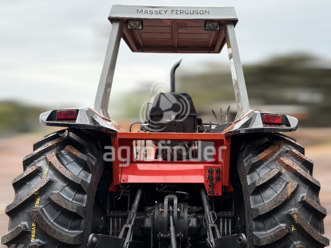 Trator Massey Ferguson 650 ano 2007