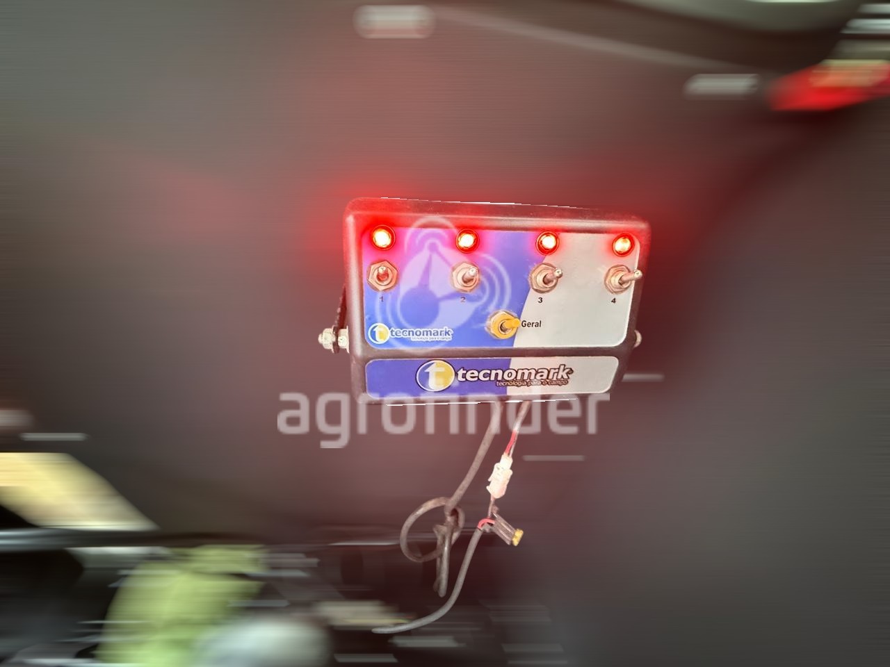 Pulverizador Montado  Massey Ferguson  290 Ano 1986