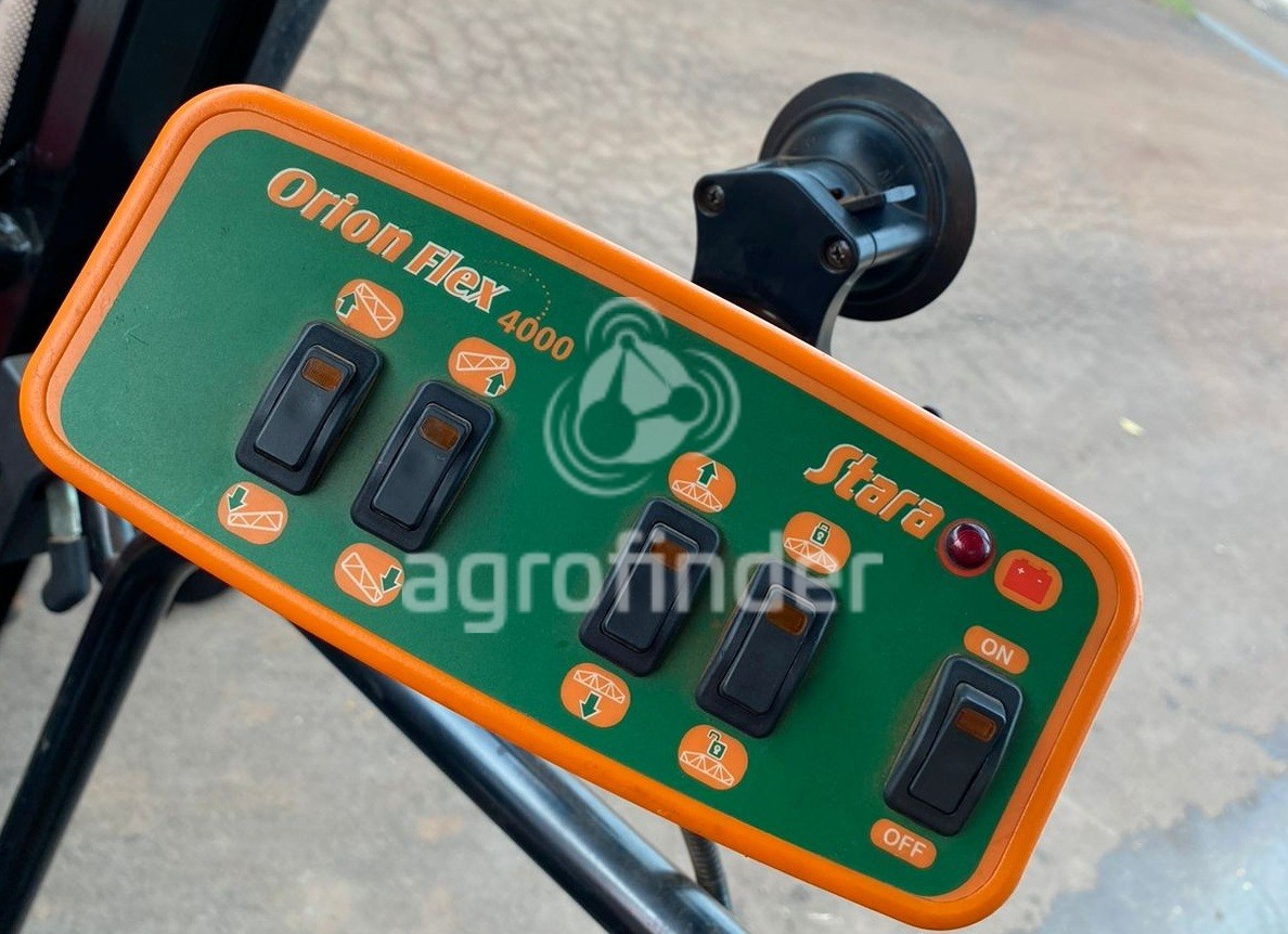 Pulverizador Hidráulico  Stara Corisco700 ano 2008