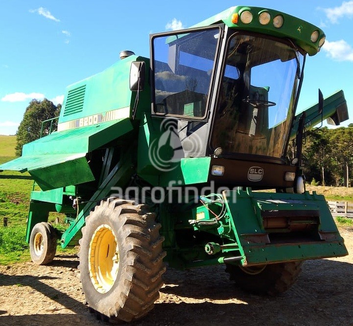 Colheitadeira SLC 6200 ano 1984