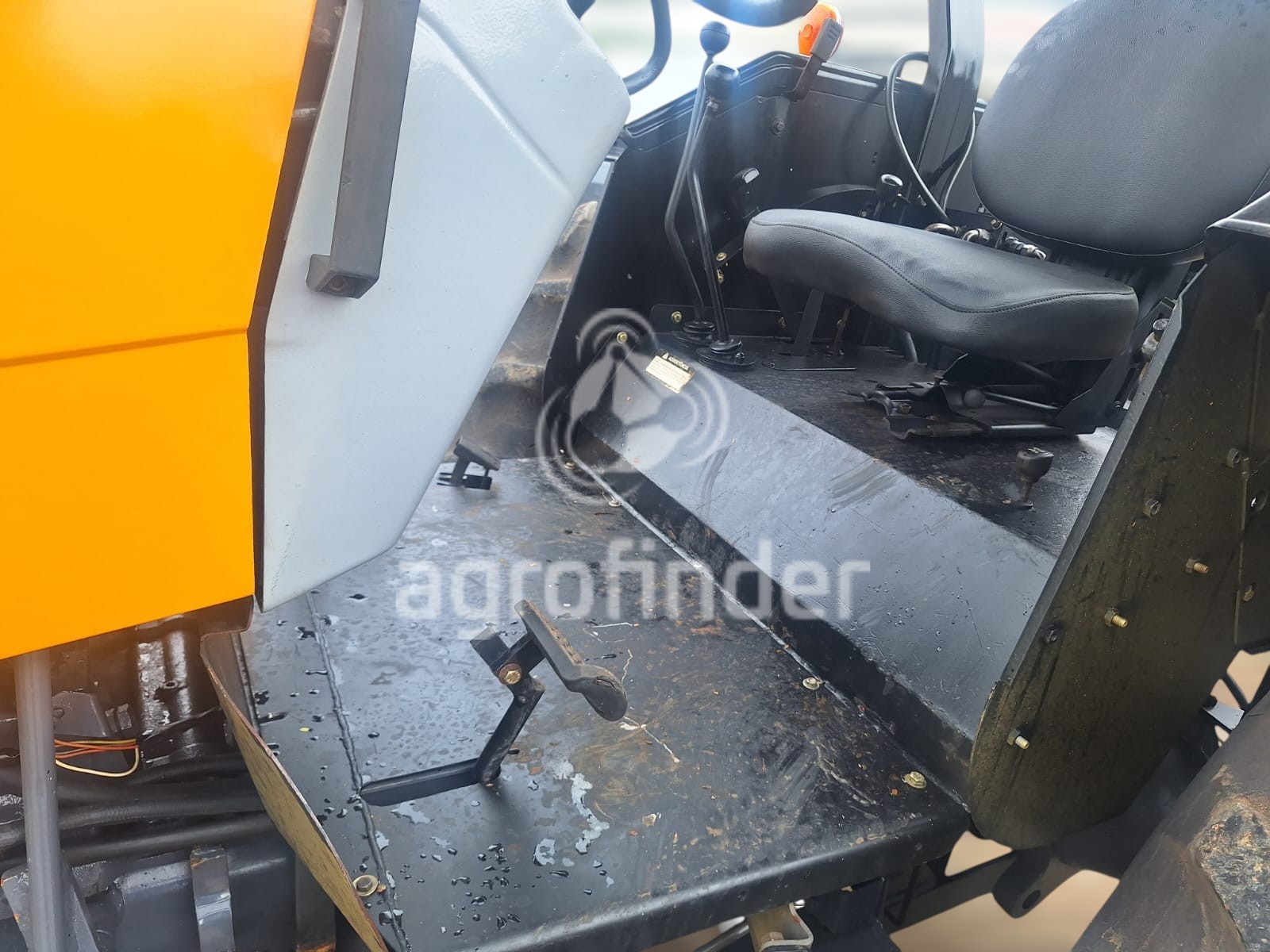 Trator Valtra A950 Ano 2010