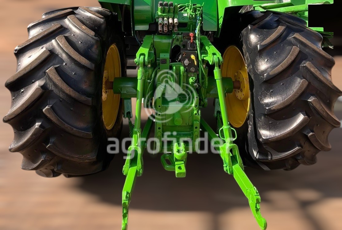 Trator John Deere 7200J Ano 2023