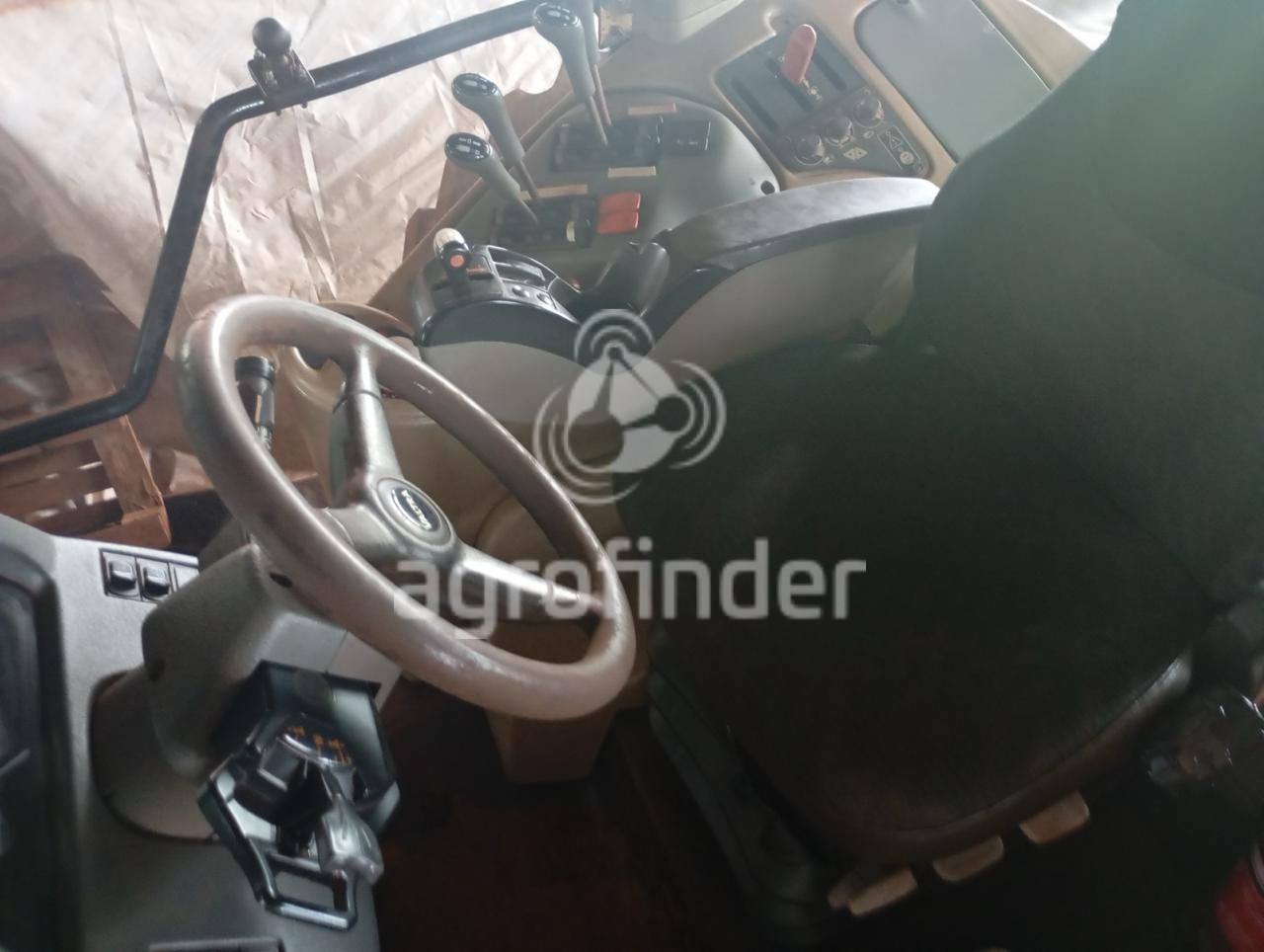 Conjunto Trator Valtra BT210 e Plantadeira Tatu Usap ano 2013