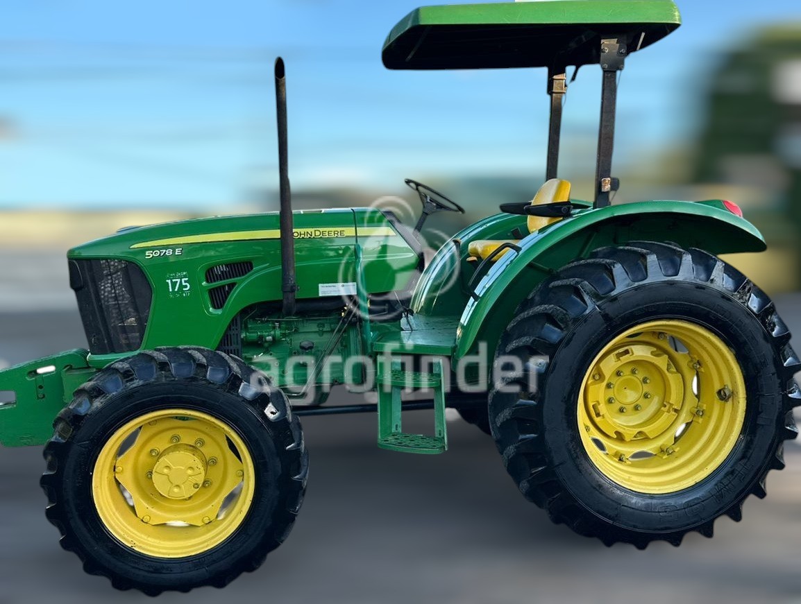 Trator John Deere 5078E ano 2012