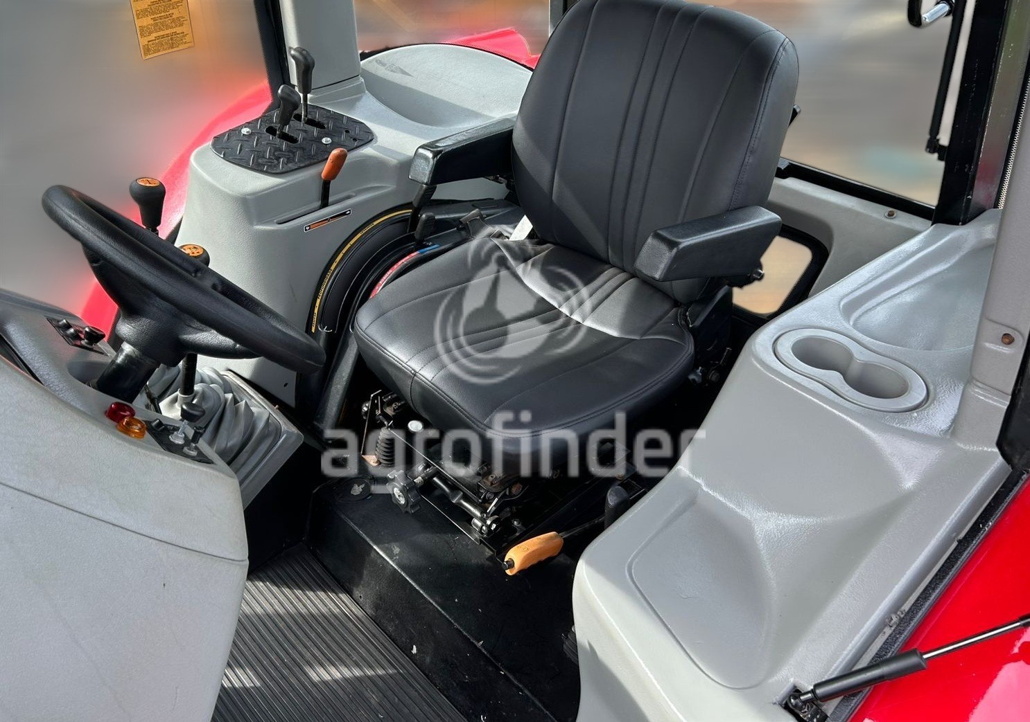 Trator Massey Ferguson 4290 ano 2013