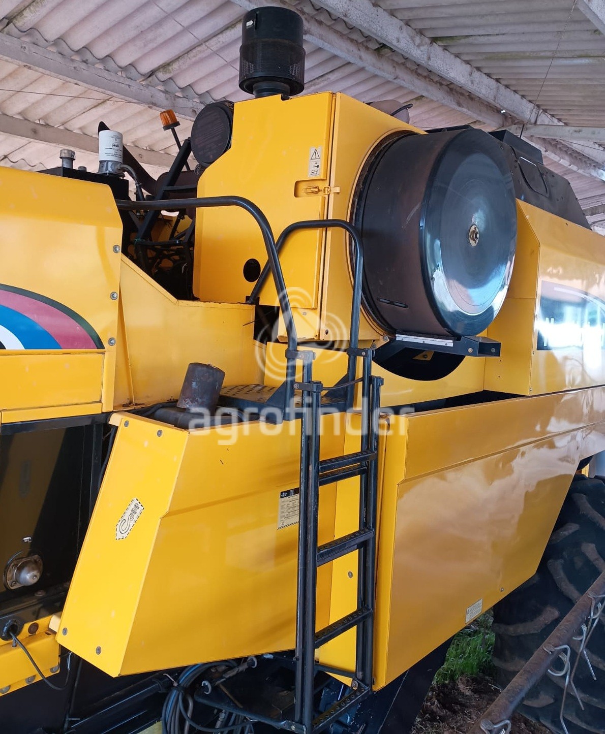 Colheitadeira New Holland TC57 ano 2008