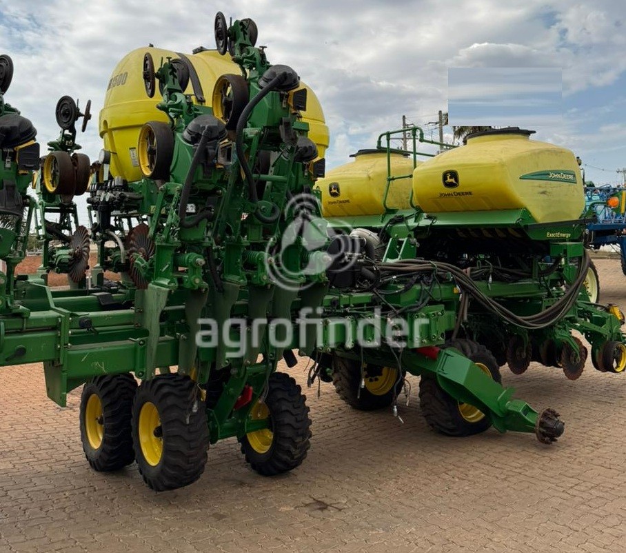 Trator John Deere 8400R e Plantadeira DB40 ano 2022