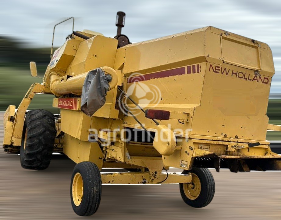 Colheitadeira New Holland 8040 ano 1992