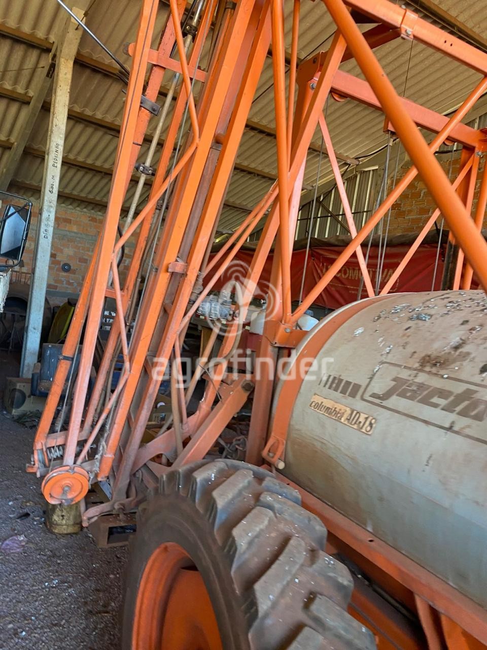 Pulverizador de Arrasto Jacto  Columbia AD18 ano 2013