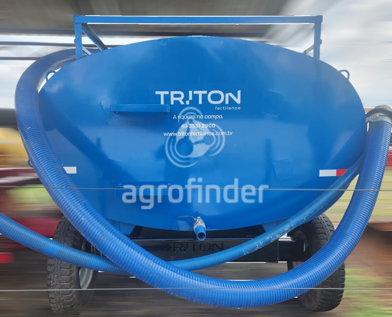 Tanque de Água Triton  6500L Ano 2024