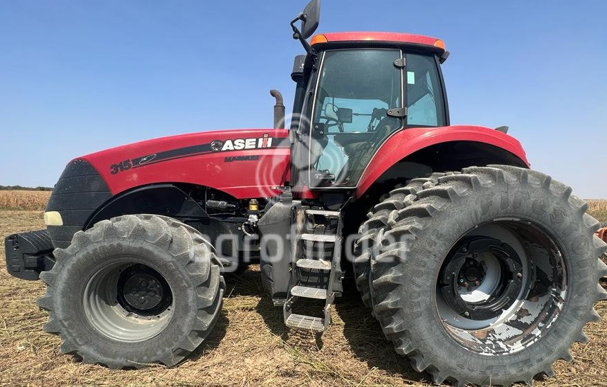 Trator Case Magnum 315 ano 2013