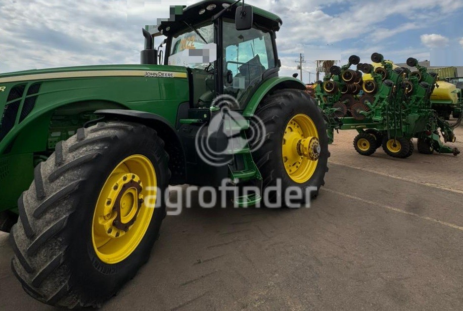 Trator John Deere 8400R e Plantadeira DB40 ano 2022