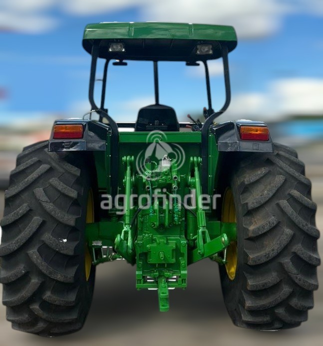 Trator John Deere 6405 ano 2003