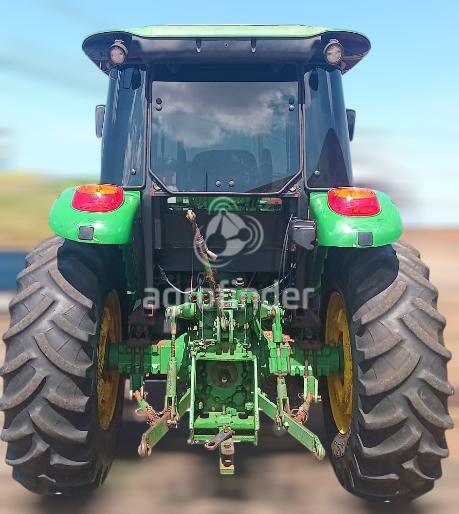 Trator John Deere 5078E ano 2014