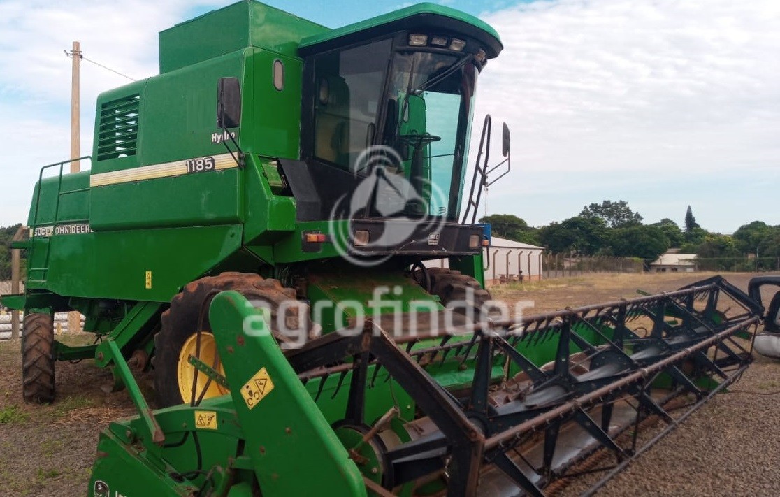Colheitadeira John Deere 1185 ano 2003