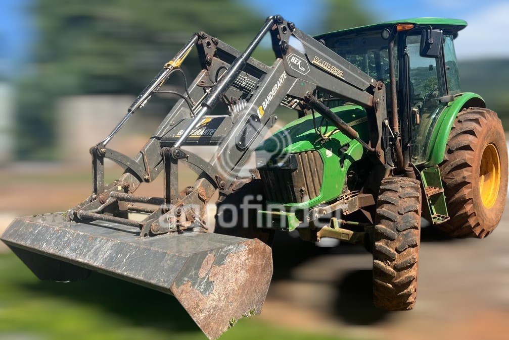 Trator John Deere 5090E ano 2018