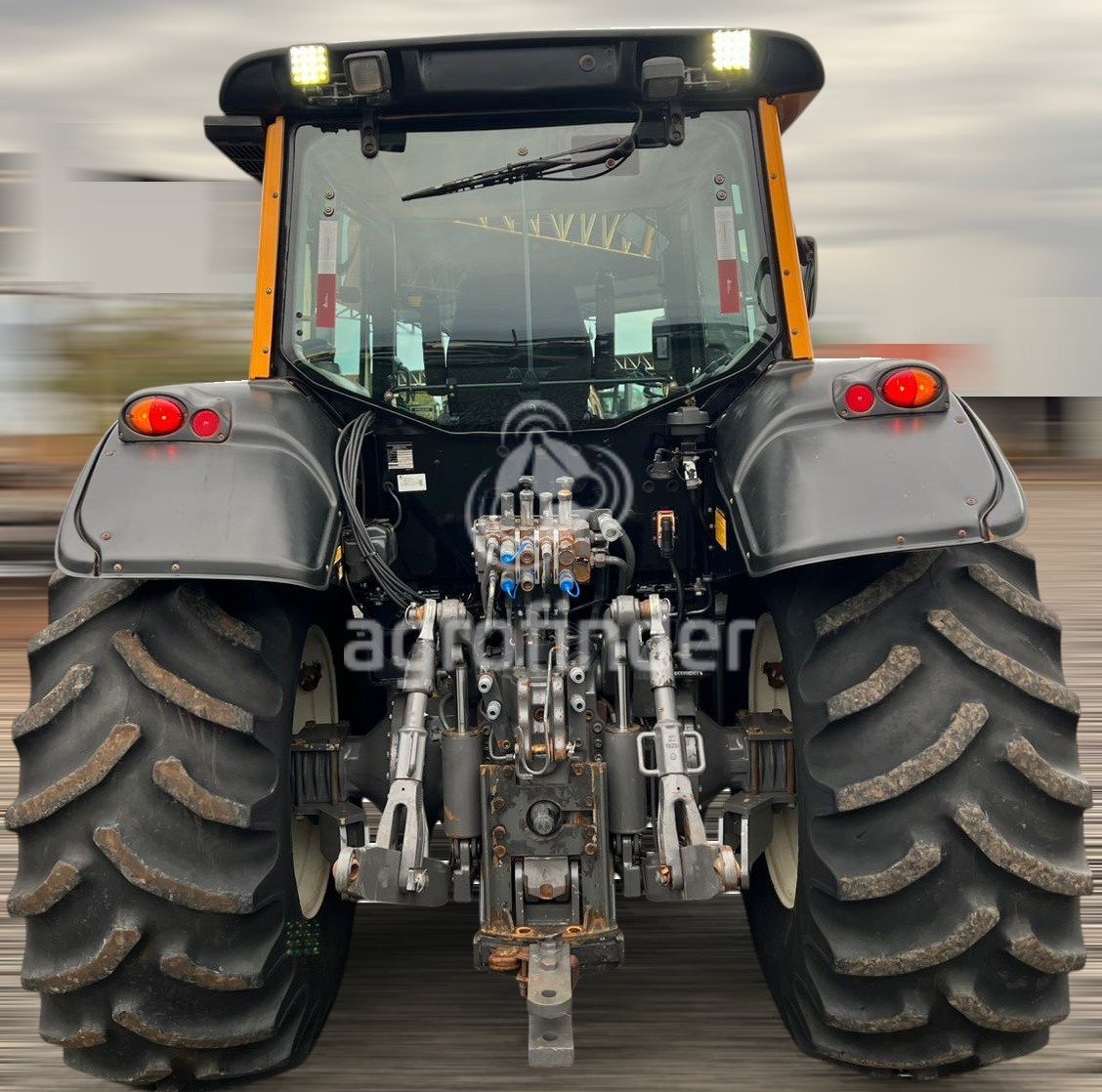Trator Valtra BH194 ano 2022