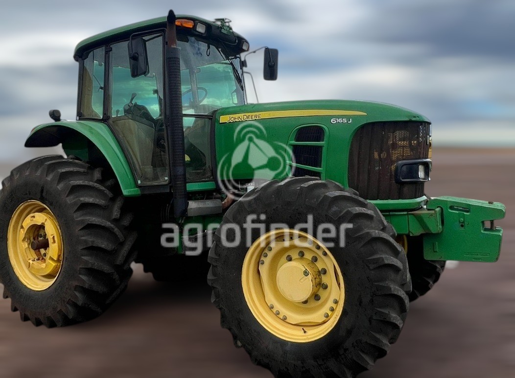Trator John Deere 6165J ano 2012