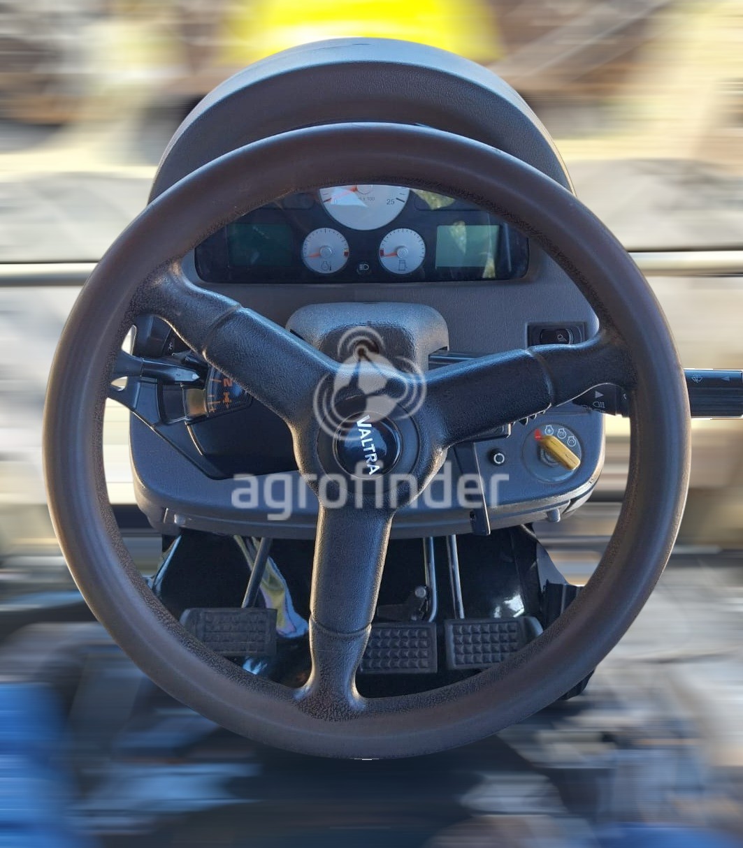 Trator Valtra BT210 Ano 2014