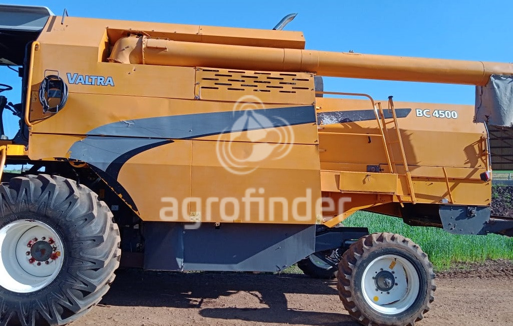Colheitadeira Valtra  BC 4500 ano 2011