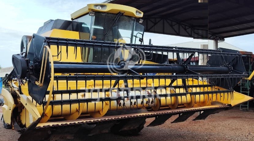 Colheitadeira New Holland TC5070 Ano 2012