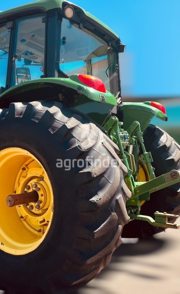 Trator John Deere 6100J ano 2018