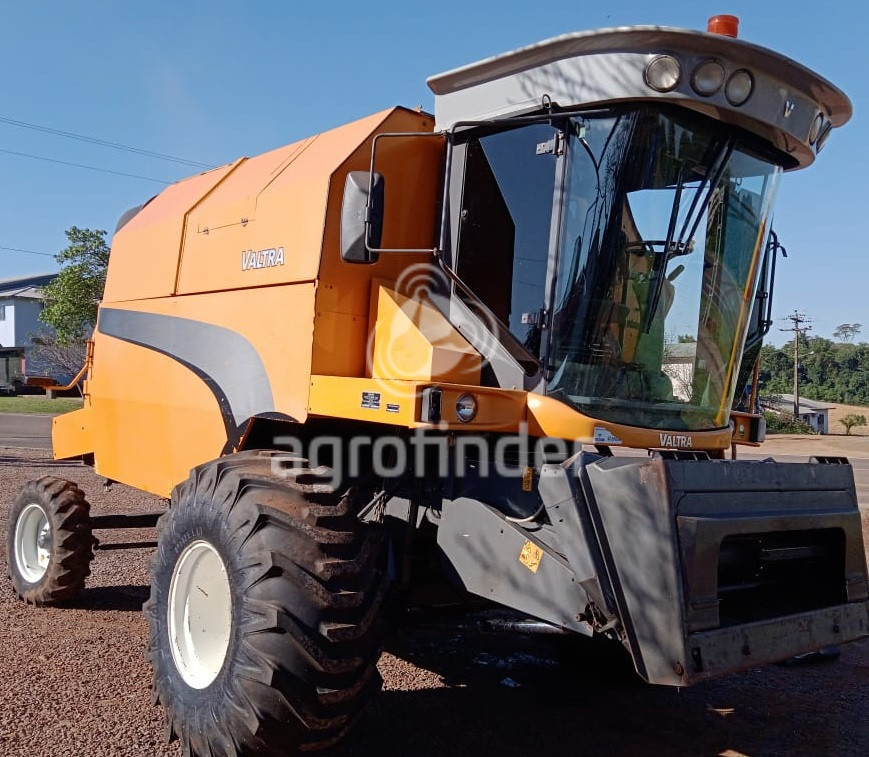 Colheitadeira Valtra  BC 4500 ano 2011