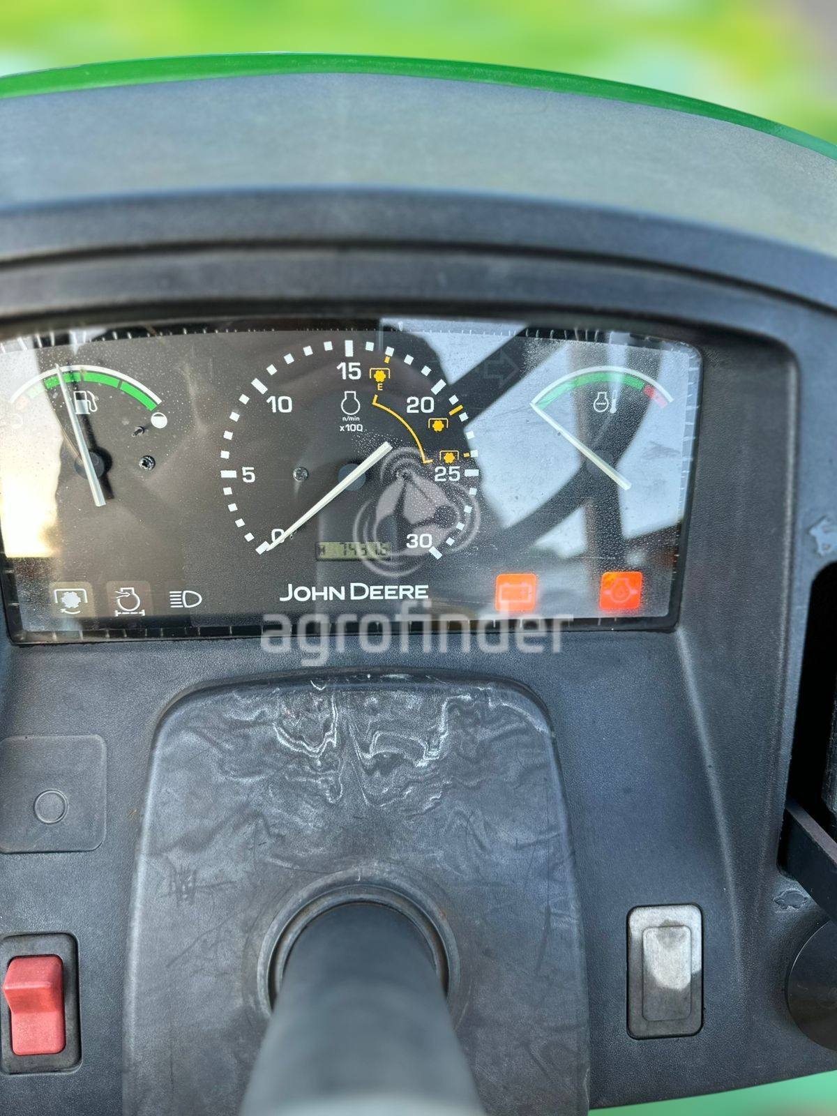 Trator John Deere 5078E ano 2012