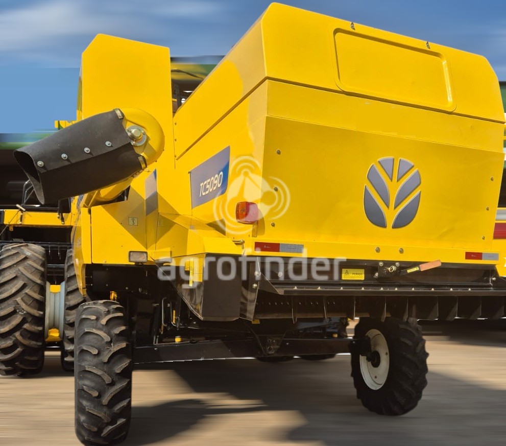 Colheitadeira New Holland TC5090 Ano 2017