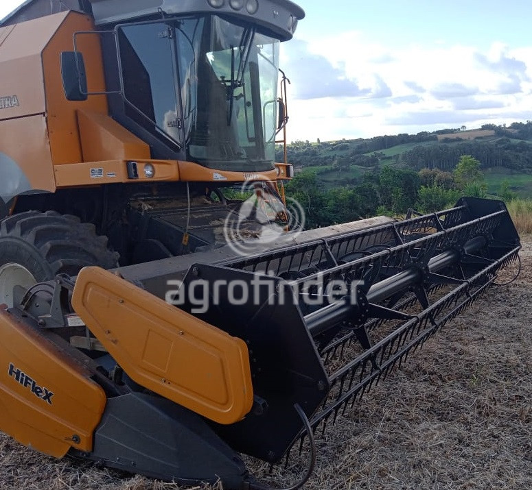 Colheitadeira Valtra  BC 4500 ano 2011