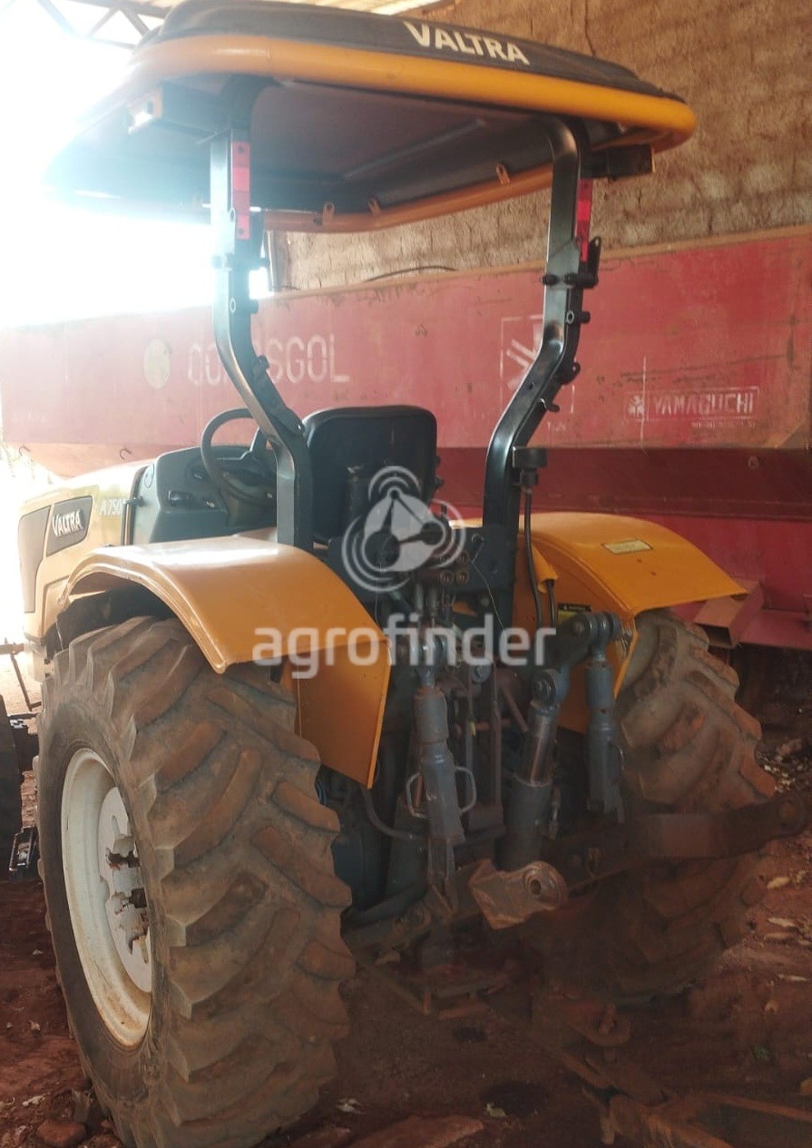 Trator Valtra A750F ano 2014