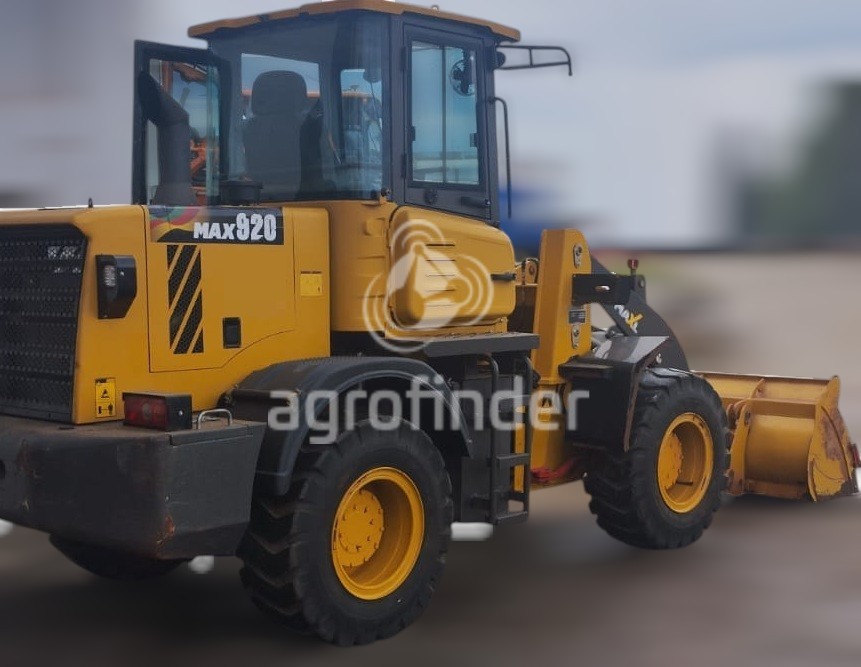Pá Carregadeira Maxloader 920 Ano 2023