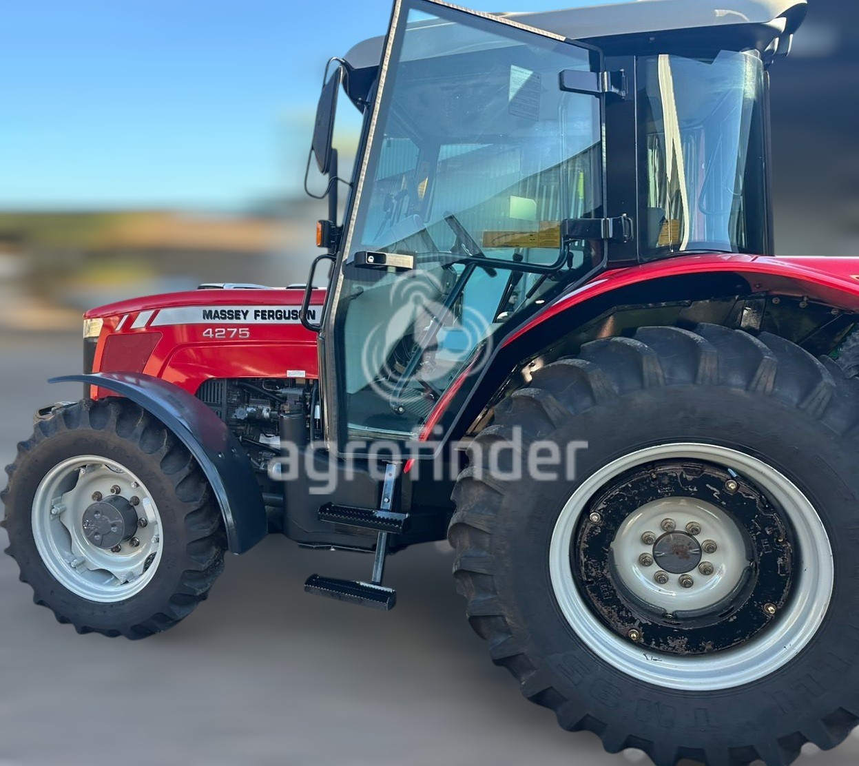 Trator Massey Ferguson 4275 ano 2017