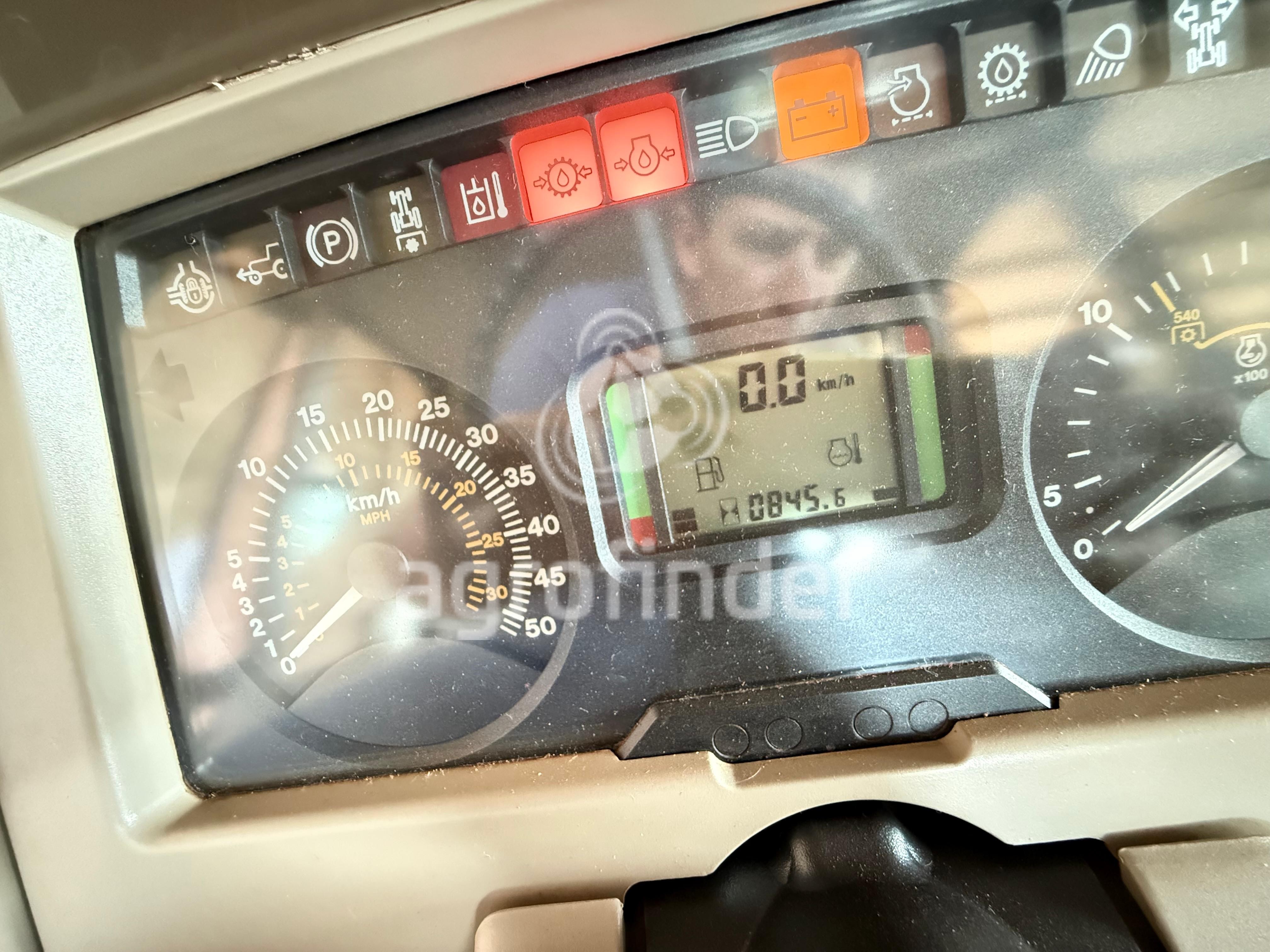 Trator John Deere 6135J Ano 2021