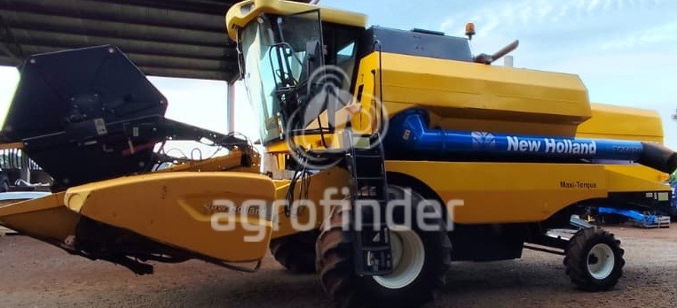 Colheitadeira New Holland TC5070 Ano 2012