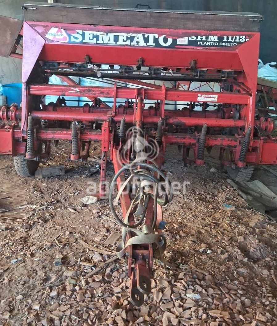 Plantadeira Múltipla Semeato SHM11/13 ano 1999