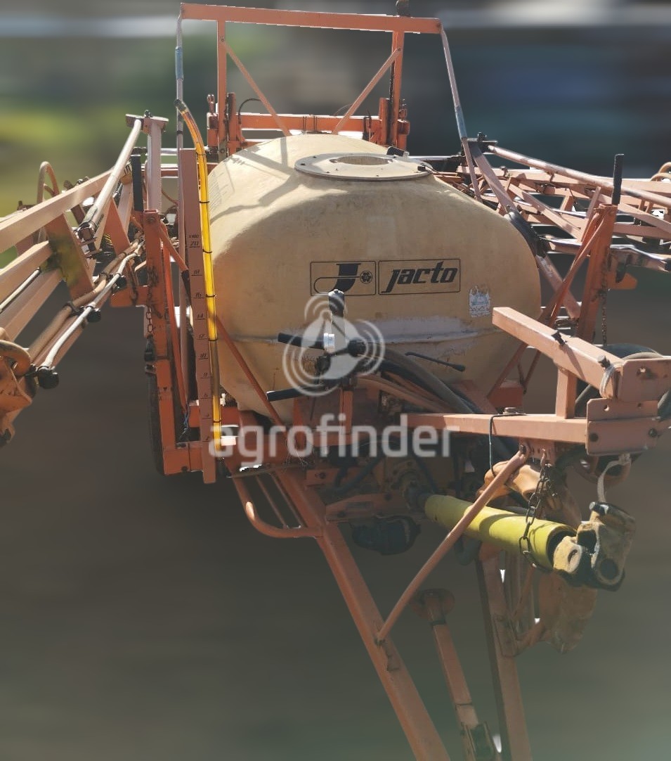 Pulverizador  de Arrasto  Jacto  Columbia  2000 ano 2005