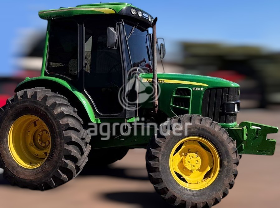 Trator Jonh Deere 6110E  ano 2013