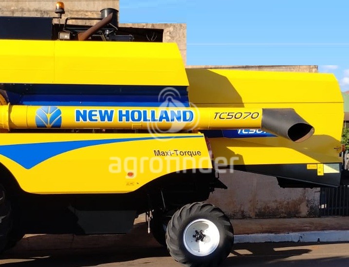 Colheitadeira New Holland TC5070 ano 2017